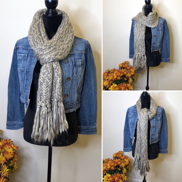 Chunky Knit Tan Grey Scarf w/ Tassels - Picture 1 of 5